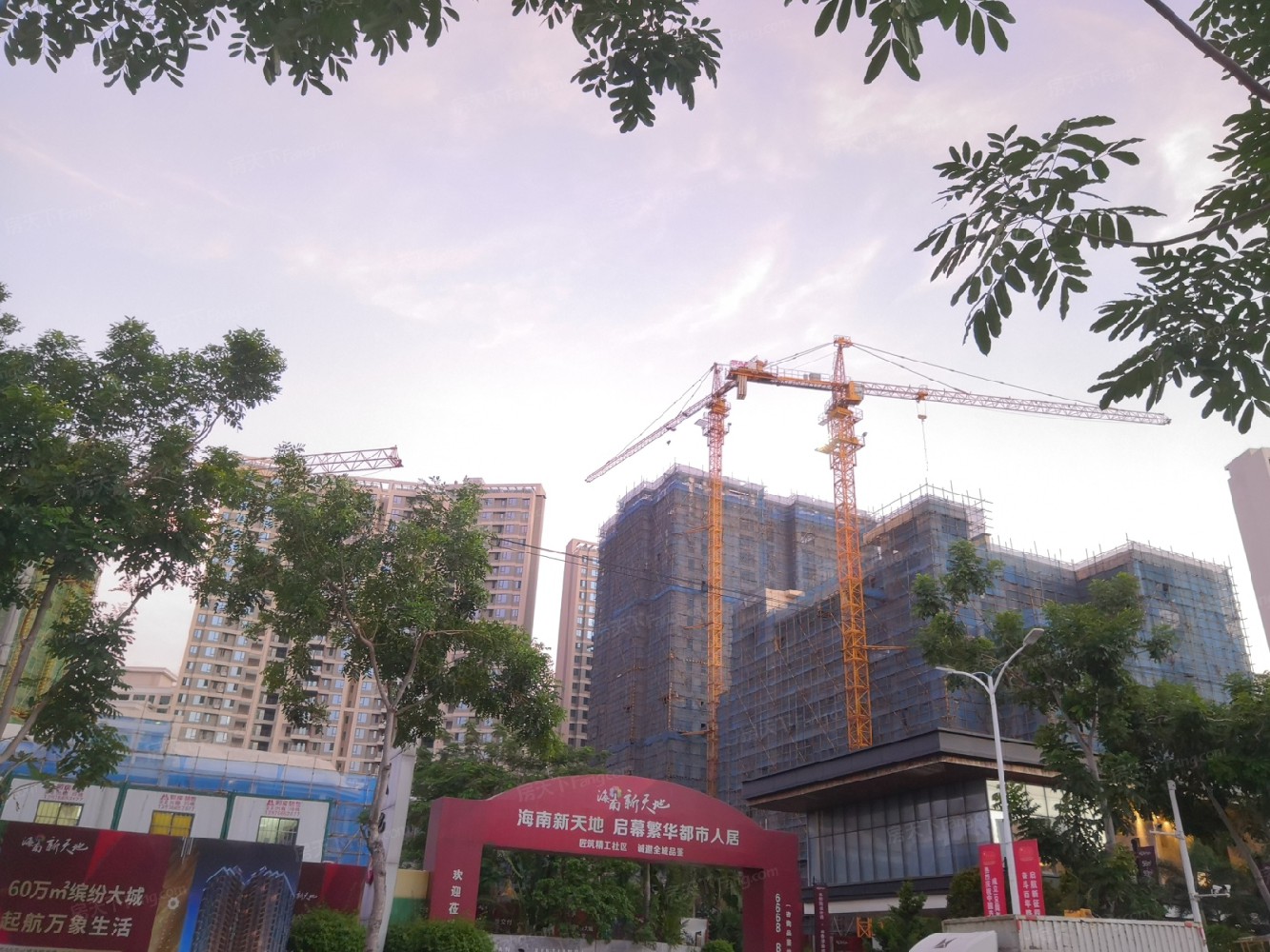 盼盼木門經典案例——海南??谛绿斓仨椖? alt=